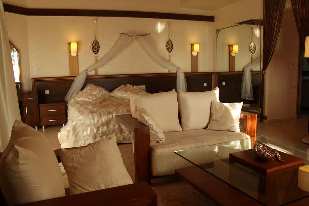 Gumus Hotel Arsuz Екстериор снимка