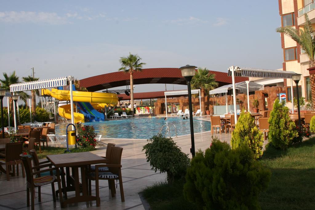Gumus Hotel Arsuz Екстериор снимка