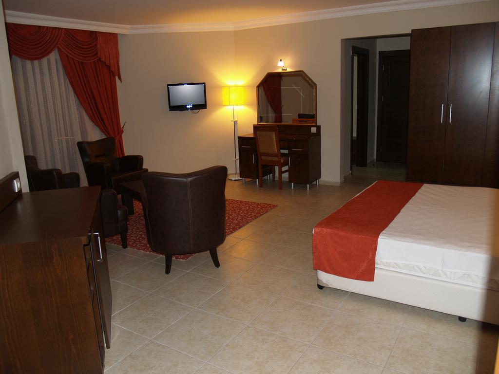 Gumus Hotel Arsuz Екстериор снимка