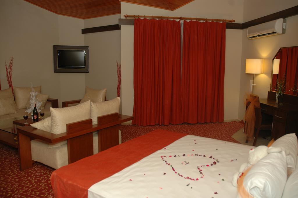 Gumus Hotel Arsuz Екстериор снимка