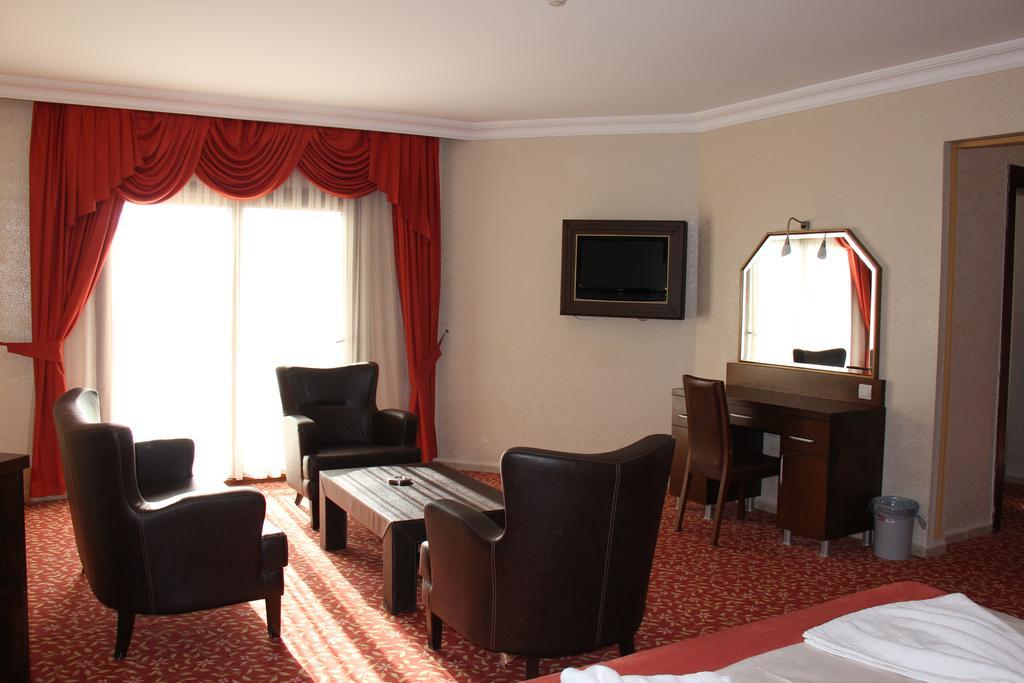 Gumus Hotel Arsuz Екстериор снимка